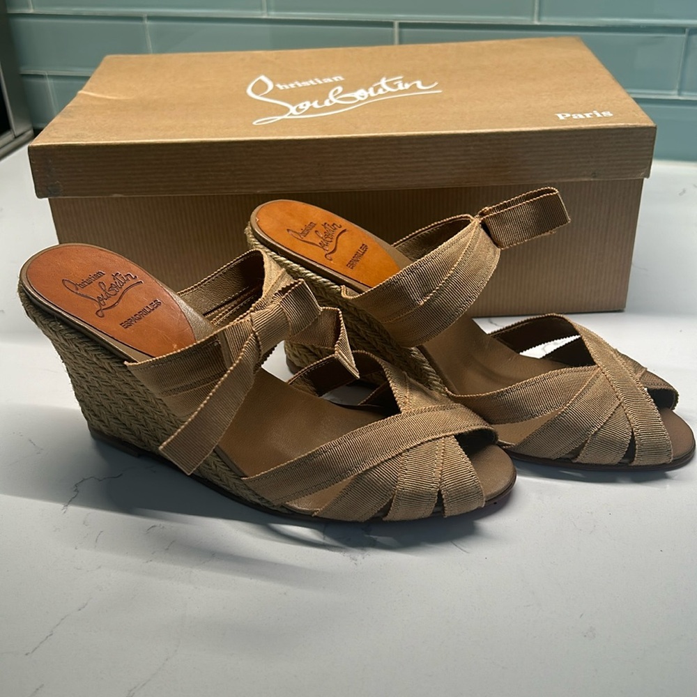 Christian Louboutin NIB!  Beautiful!  Delfin 70 Ribbon/Rope Camel Size 35.